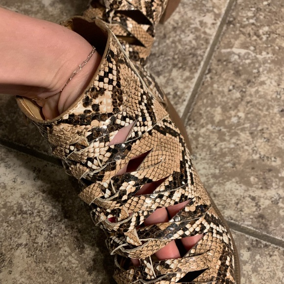 Snake print bootie - Picture 7 of 9